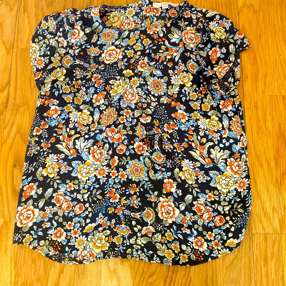 5/$25 LOFT navy English florals top PM